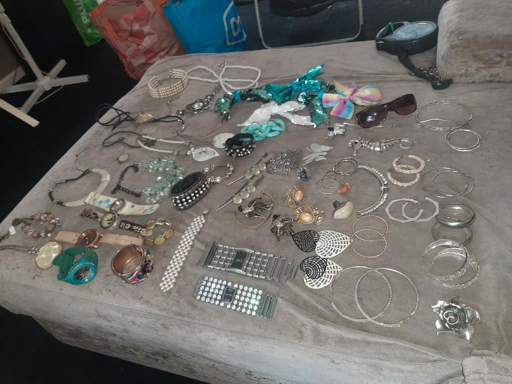 Partij 1 koop Nostalgische Retro Sieraden., Ophalen of Verzenden, Nieuw, Overige merken