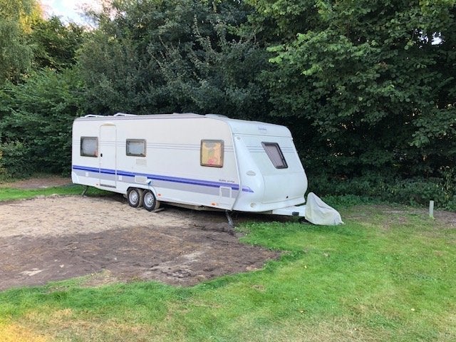 Aangepaste Hobby Prestige 650 UMFE caravan rolstoelgebruik, Caravans en Kamperen, Caravans, Dwarsbed, Hobby, Particulier, 6 tot 7 meter