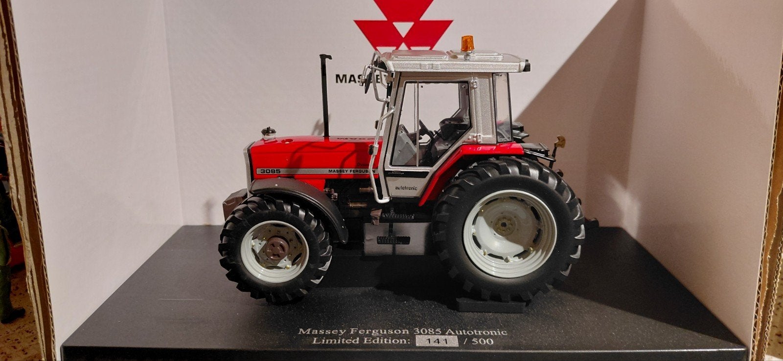 MASSEY FERGUSON 3085  DATATRONIC, Ophalen of Verzenden, Nieuw, Tractor of Landbouw, Universal Hobbies