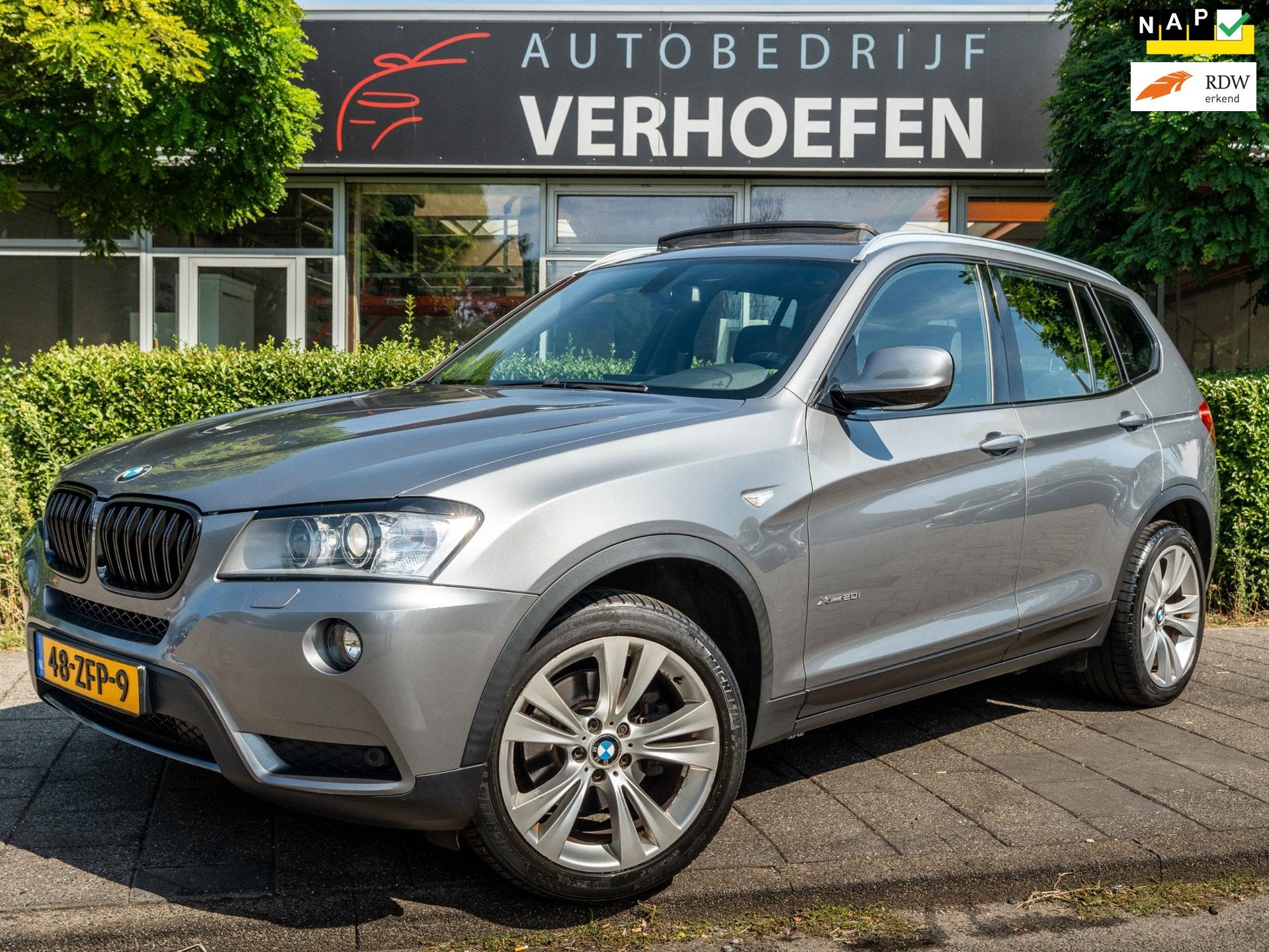 BMW X3 XDrive20i Upgrade Edition - AUTOMAAT - PANORAMADAK -, Auto's, Euro 5, Gebruikt, Zwart, 4 cilinders