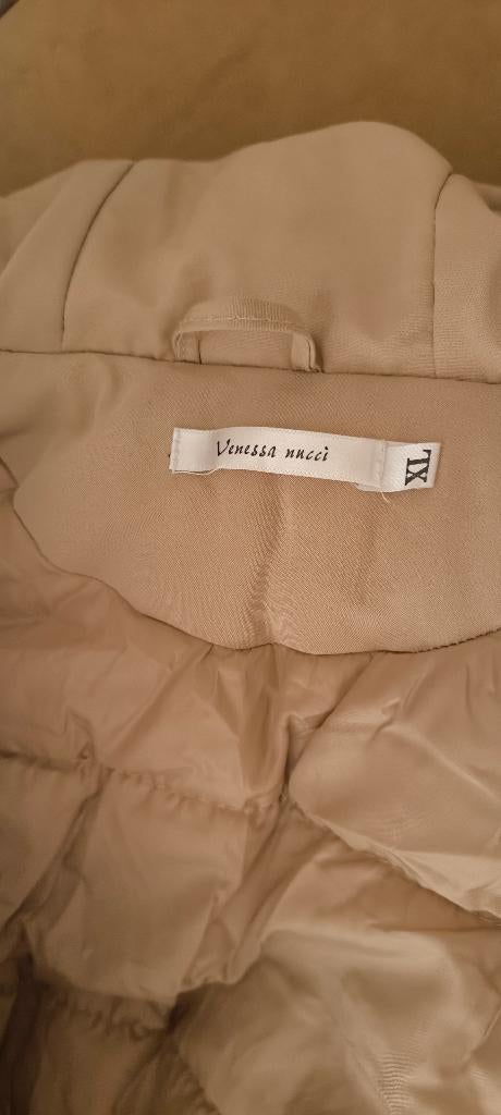 Winterjas, getailleerd met capuchon. Maat 36/40, Ophalen, Beige, Overige maten, Venessa