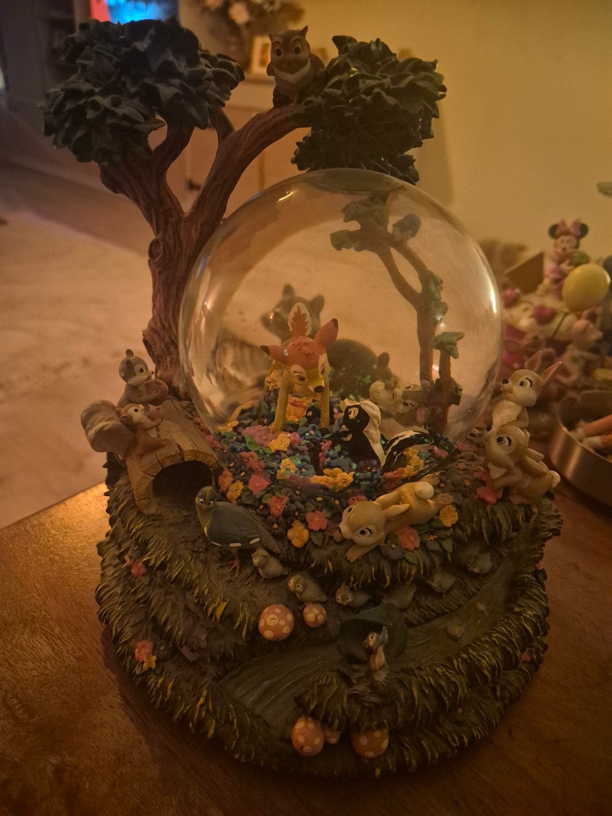 Grote Originele Disney Snowglobe - Bambi & Stampertje in het, Ophalen of Verzenden, Zo goed als nieuw, Beeldje of Figuurtje