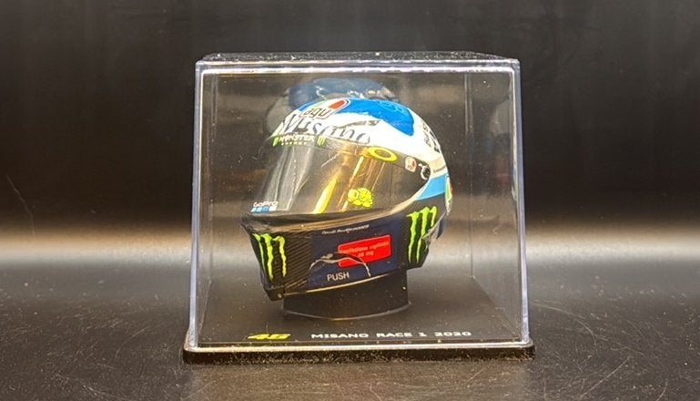 AGV Valentino Rossi 46 helm Misano Race 1 2020 schaal 1:5, Overige merken, Ophalen of Verzenden, Zo goed als nieuw, Groter dan 1:32
