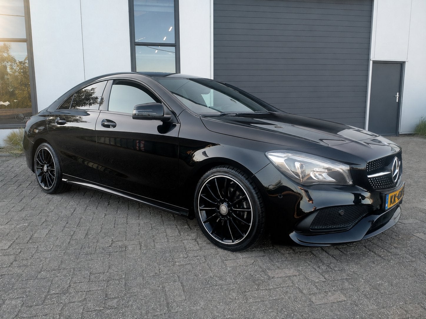 Mercedes-Benz CLA 180 1.6 90KW 7G-DCT (aut) 2016 Zwart, Auto's, 4 cilinders, 715 kg, 1200 kg, 19 km/l