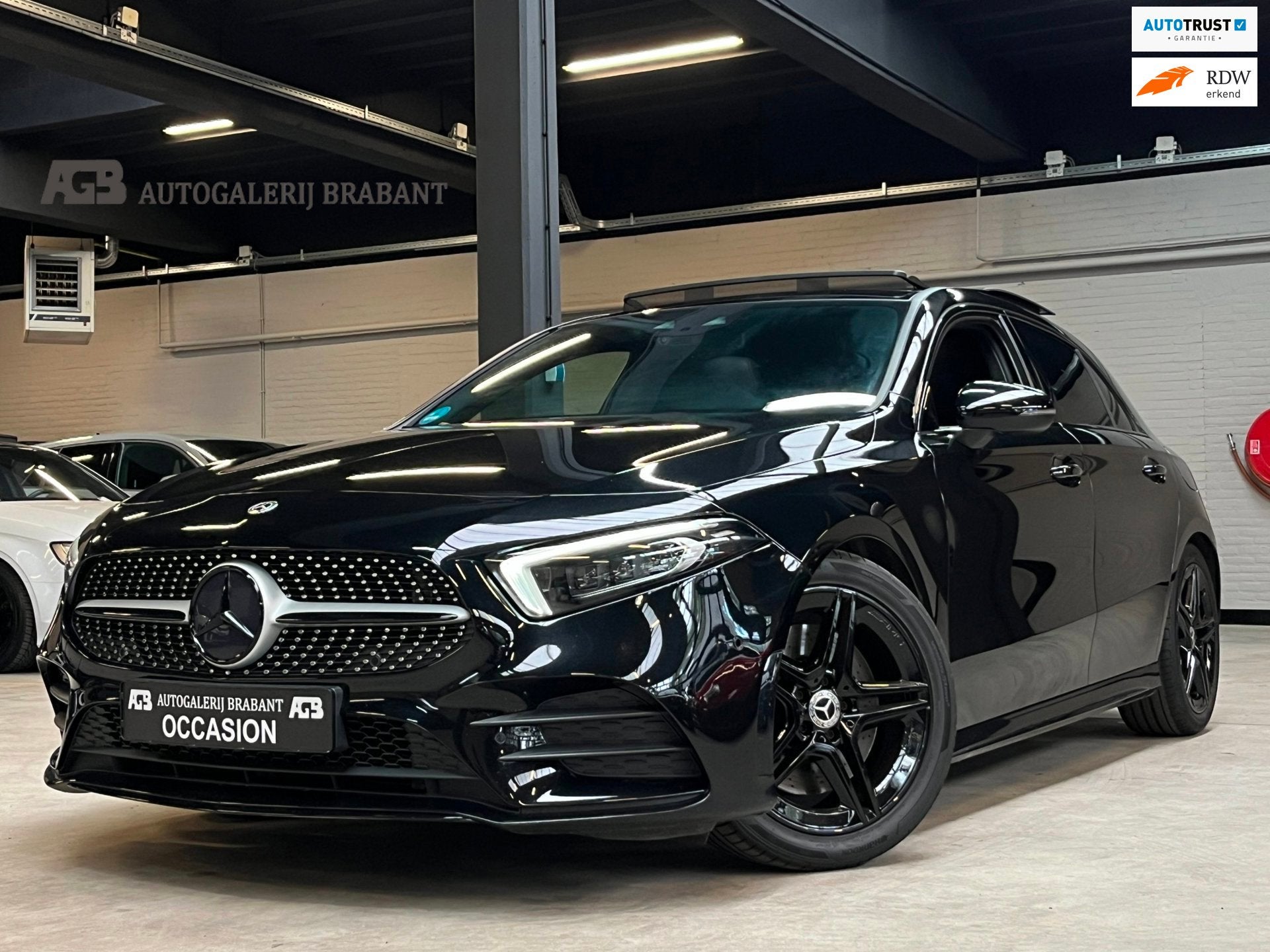 Mercedes-Benz A-klasse A 250 AMG Pano/Sfeer/CarPlay/Automaat, Auto's, 15 km/l, Gebruikt, Zwart, 4 cilinders