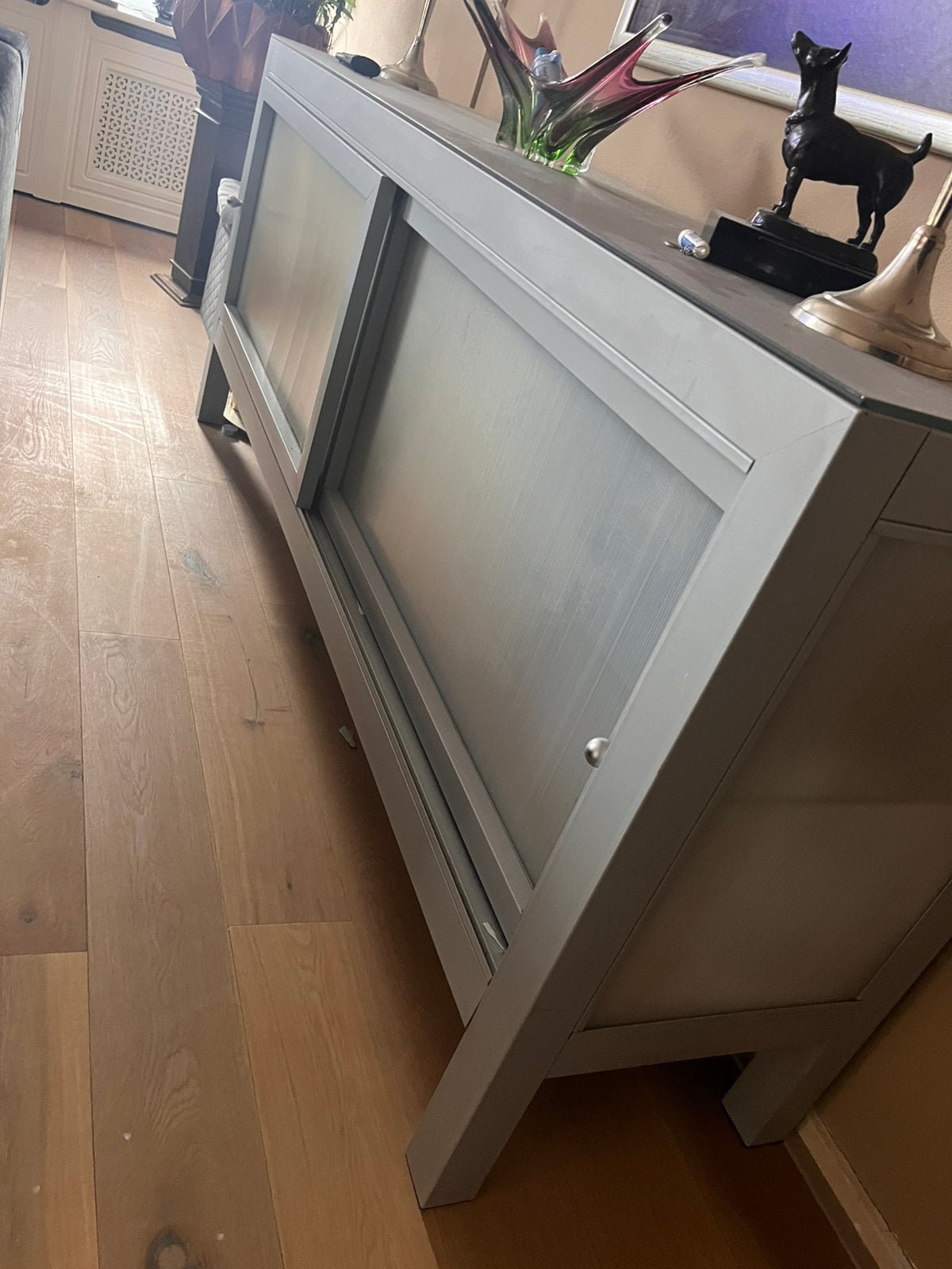 Gratis af te halen Zwaar metalen dressoir, Ophalen