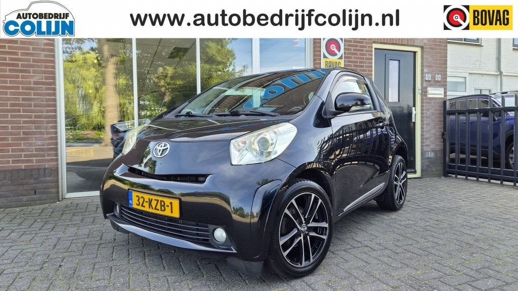 Toyota iQ 1.0 VVTi Black Edit., Bluetooth NL Auto, Uniek!, Auto's, Toyota, Stof, Gebruikt, Zwart, 4 stoelen