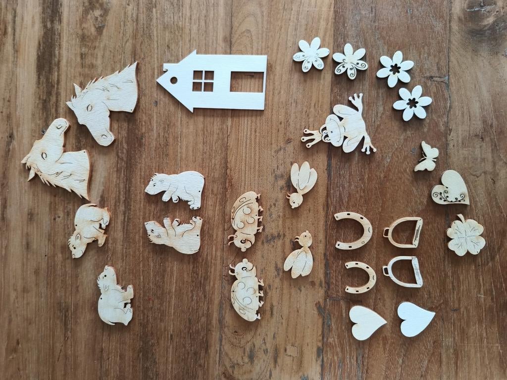 Houten plaatjes paars steigbeugel hoefijzer huis kikkerbloem, Hobby en Vrije tijd, Knutselen, Ophalen of Verzenden