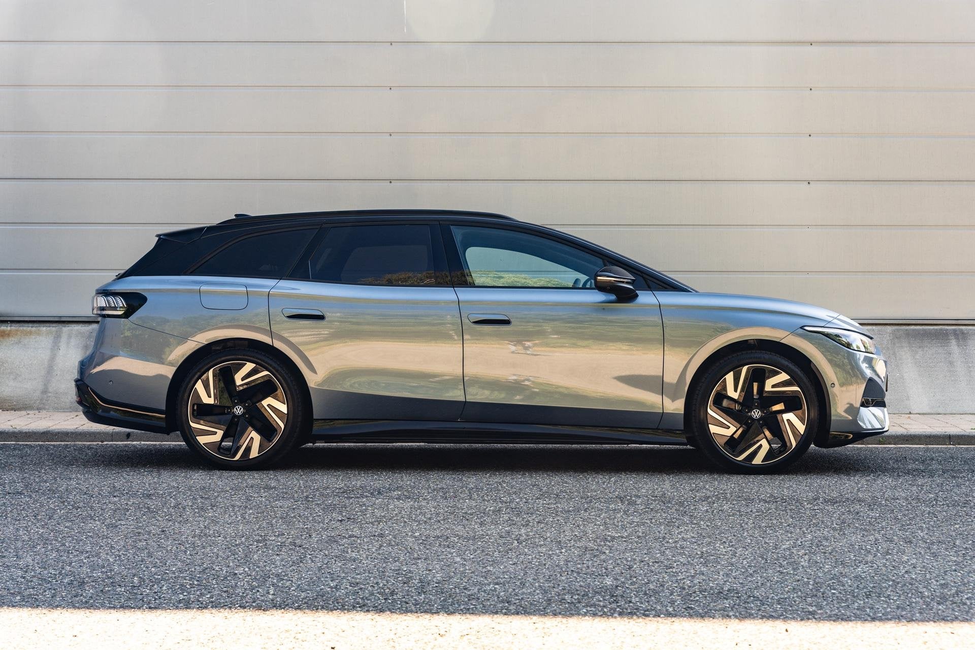 Volkswagen ID.7 Tourer 286pk Limited Edition Plus 86 kWh | W, Auto's, Achterwielaandrijving, Verblindingsvrij grootlicht, Zwart