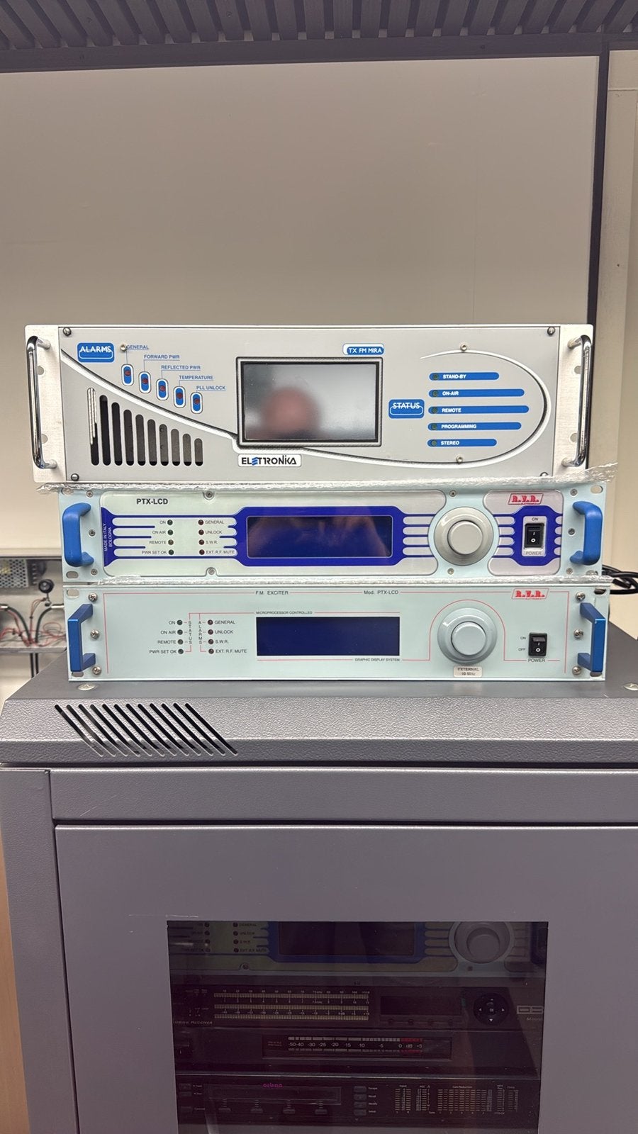 Eletronika Mira stuurzender 30 Watt touchscreen (rvr ptx tex, Telecommunicatie, Zenders en Ontvangers, Ophalen of Verzenden, Zo goed als nieuw