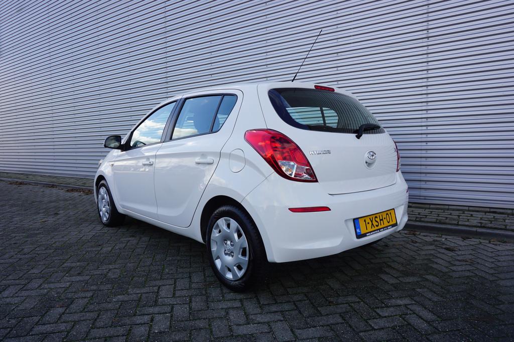 Hyundai i20 1.2i i-Motion Airco / Elektr. ramen (bj 2013), Auto's, Euro 5, Gebruikt, 31 €/maand, 4 cilinders