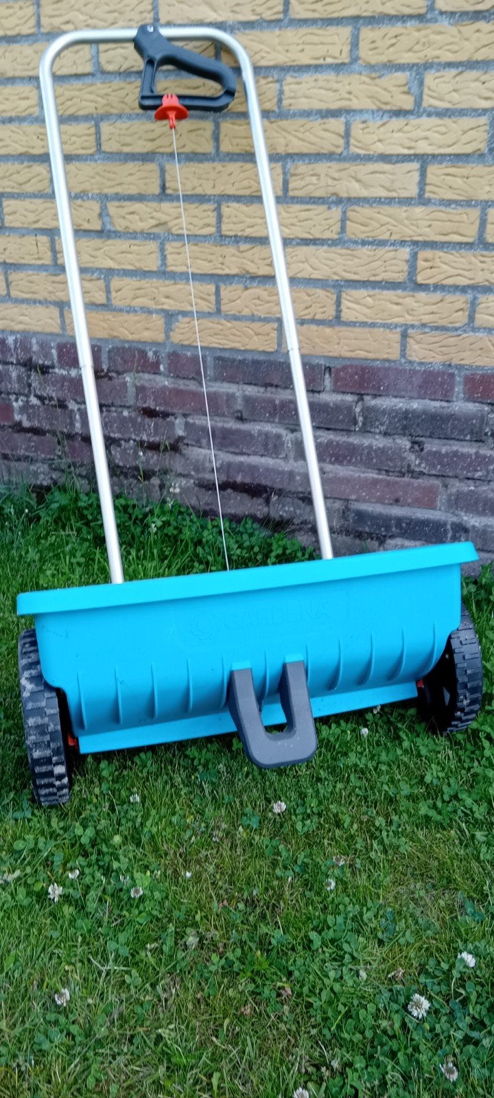 Strooiwagen, Gardena, Tuin en Terras, Ophalen, Zo goed als nieuw, Elektrisch