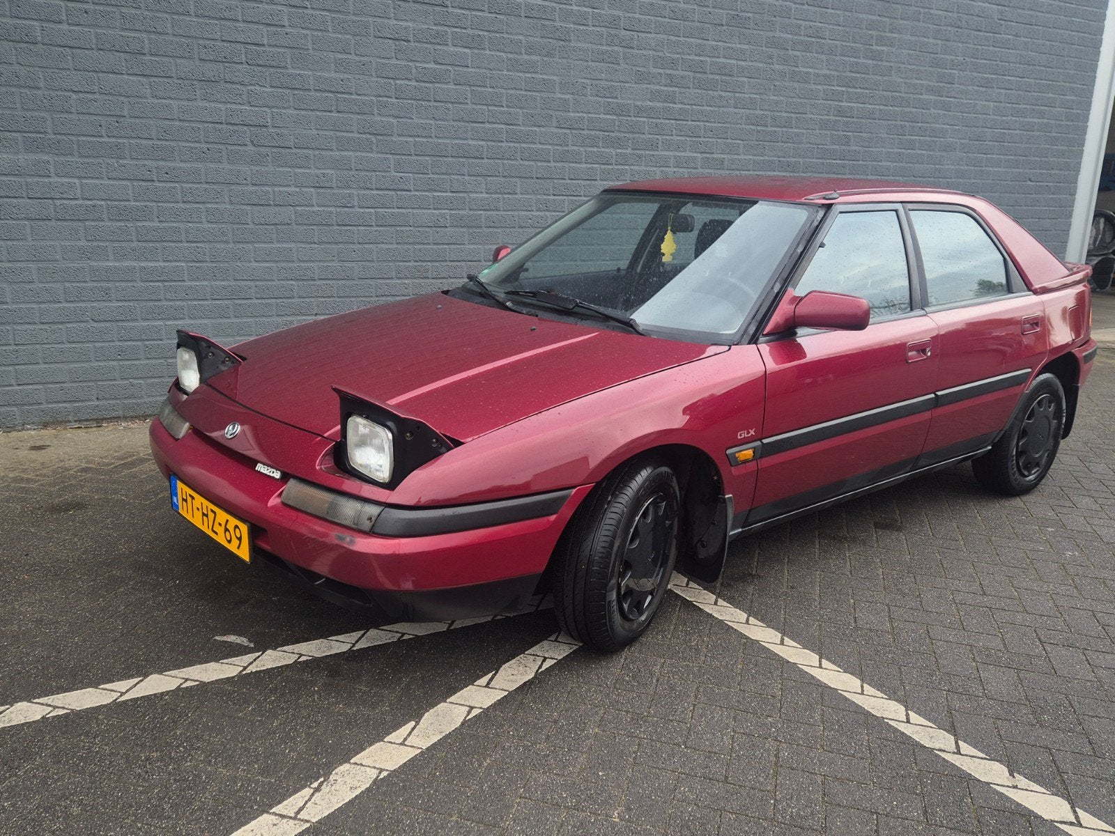 Mazda 323 1.6 I F GLX 16V AUT U9 1994 Rood, Auto's, 4 cilinders, 400 kg, Origineel Nederlands, 1200 kg