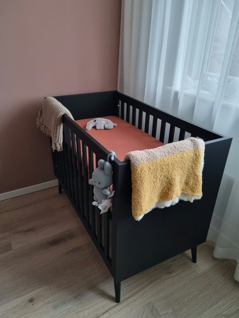 Babykamer Europe Baby Sterre zwart/oak, Kinderen en Baby's, Ophalen, Gebruikt, 50 tot 70 cm, 105 cm of meer