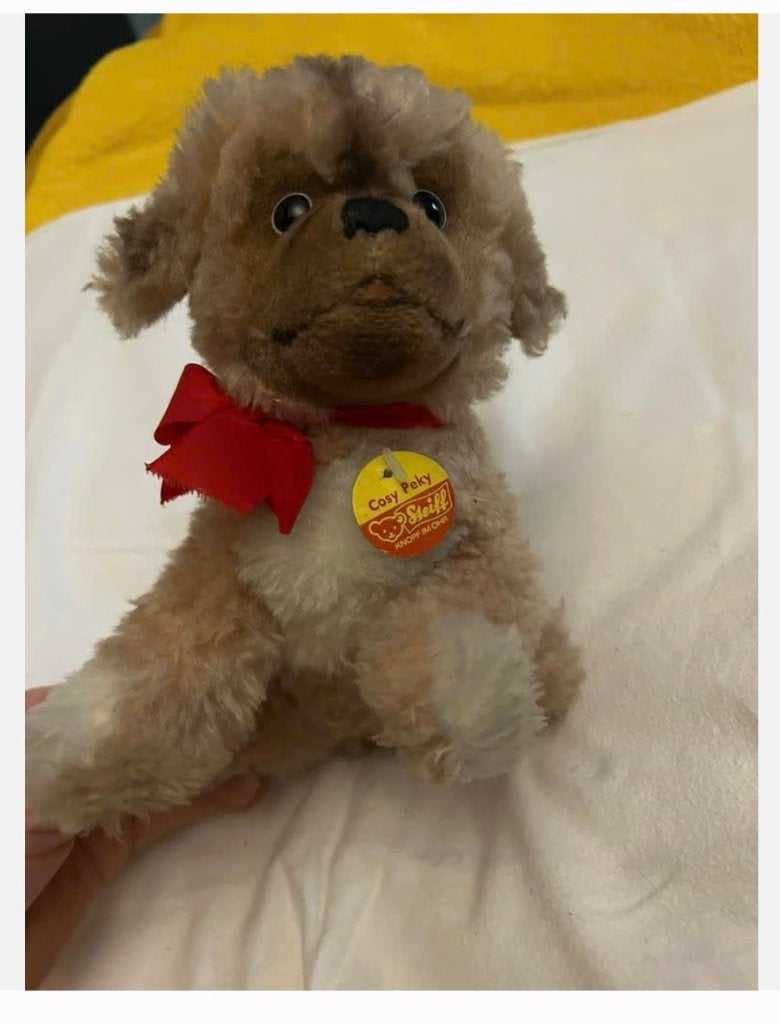 Steiff hond “cosy Peky” knuffelhond met knop en labeltje, Antiek en Kunst, Ophalen of Verzenden