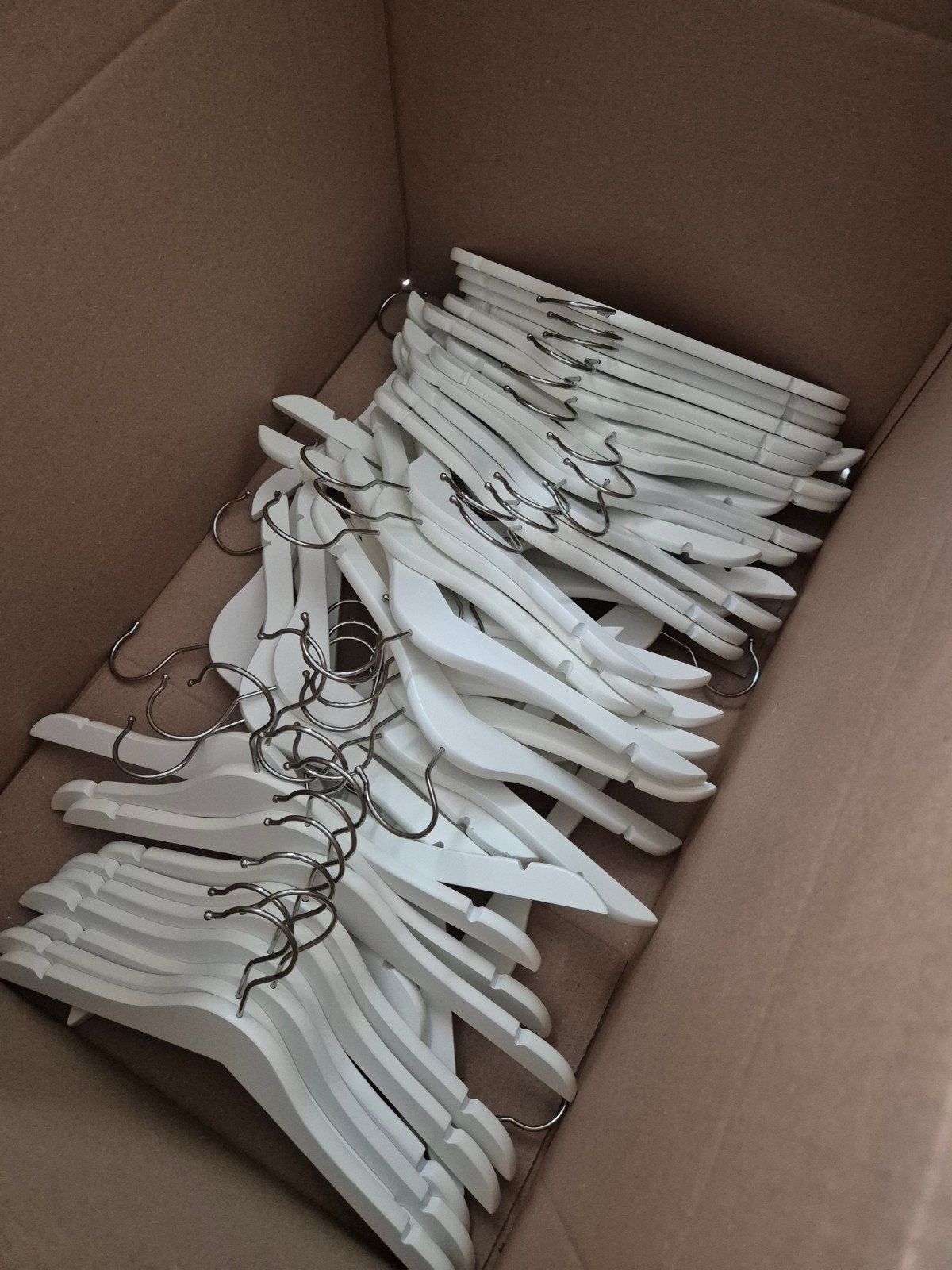 Witte Houten kinderkledinghangers - Set van 59, Kleding | Dames, Kledinghangers, Ophalen, Zo goed als nieuw, Hout