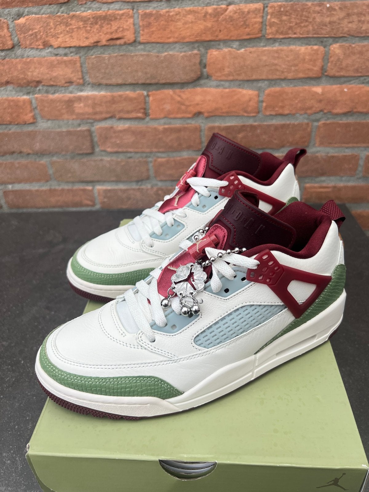 Jordan Spizike Low CNY - Nieuw in doos, Kleding | Dames, Schoenen, Wit, Nieuw, Ophalen of Verzenden, Sneakers of Gympen