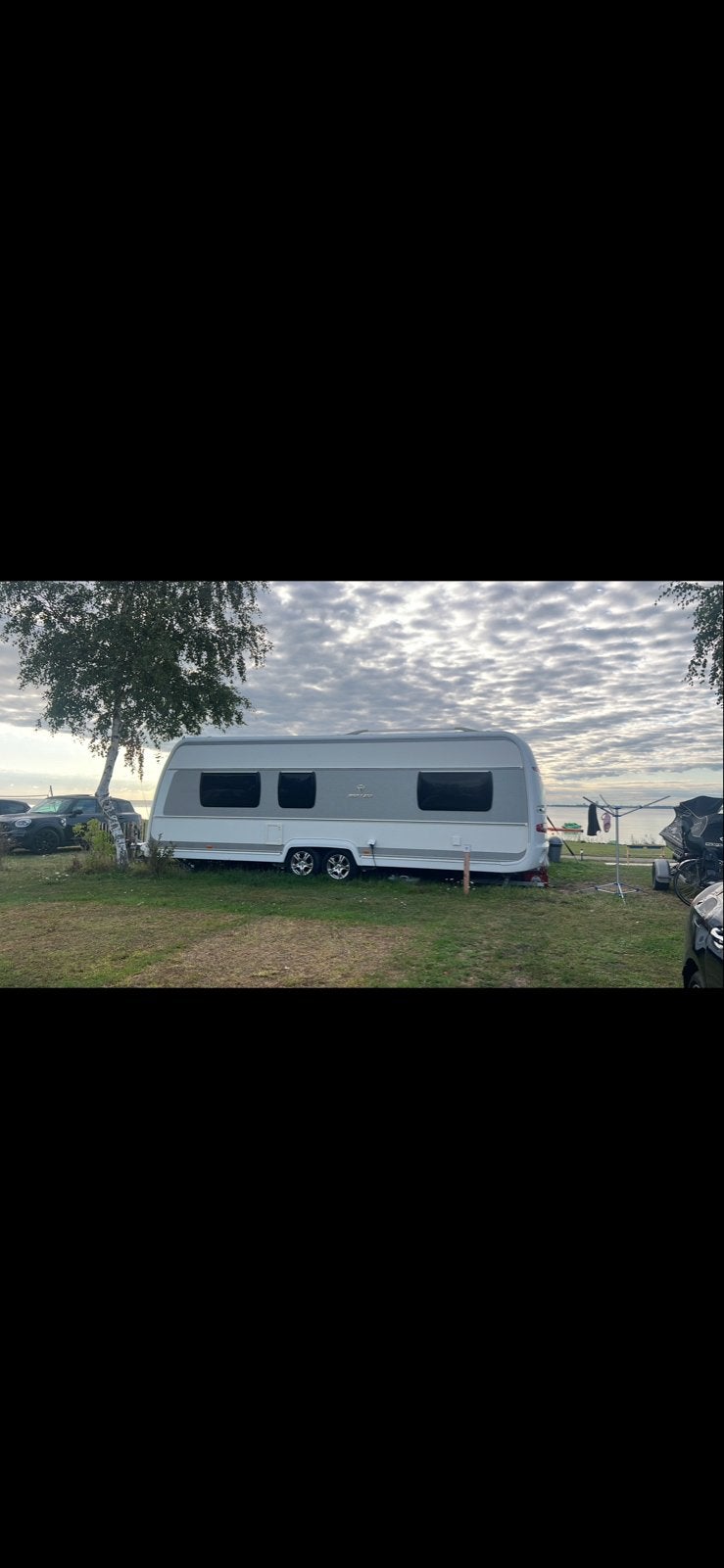 Fendt Brillant 650 2012 – Luxe caravan – Zeer compleet, Caravans en Kamperen, Vast bed, Rondzit, 7 tot 8 meter, Bedrijf