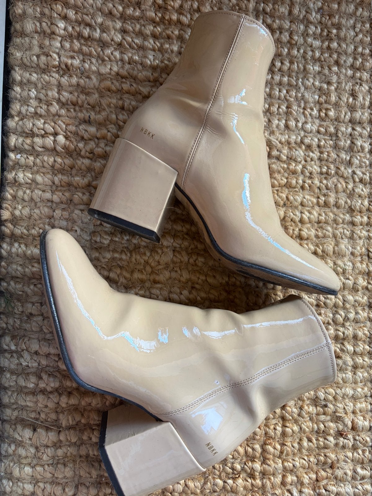 Nubikk Lakleren Enkellaarzen - Beige - Maat 37, Beige, Lage of Enkellaarzen, Ophalen of Verzenden, Gedragen