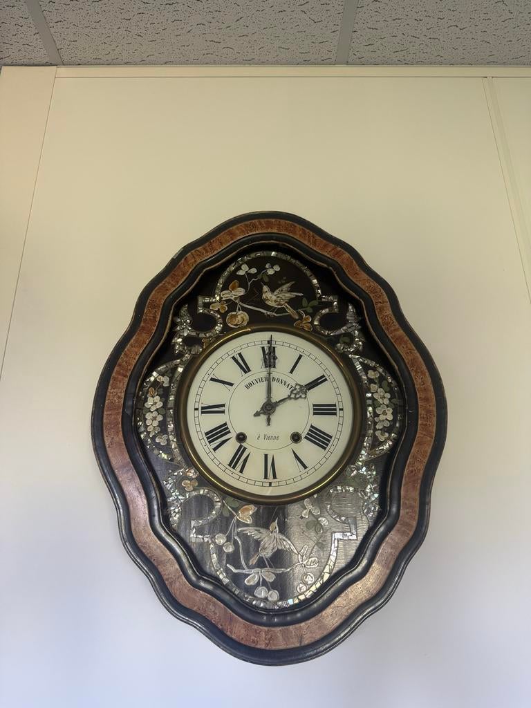 Antieke Oeil de Boeuf Klok met Parelmoer Inlegwerk, Antiek en Kunst, Antiek | Klokken, Ophalen