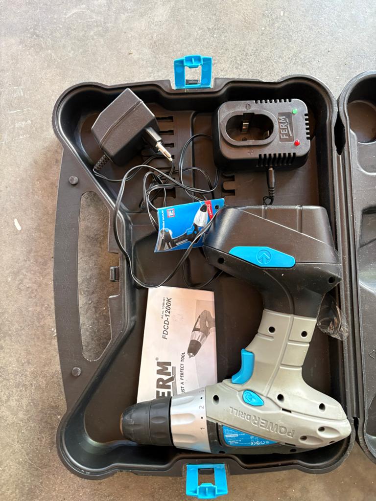 Ferm Powerdrill FDCD-1200K Accuboormachine 12V, Ophalen of Verzenden, Zo goed als nieuw, Minder dan 400 watt, Boor- en Schroefmachine