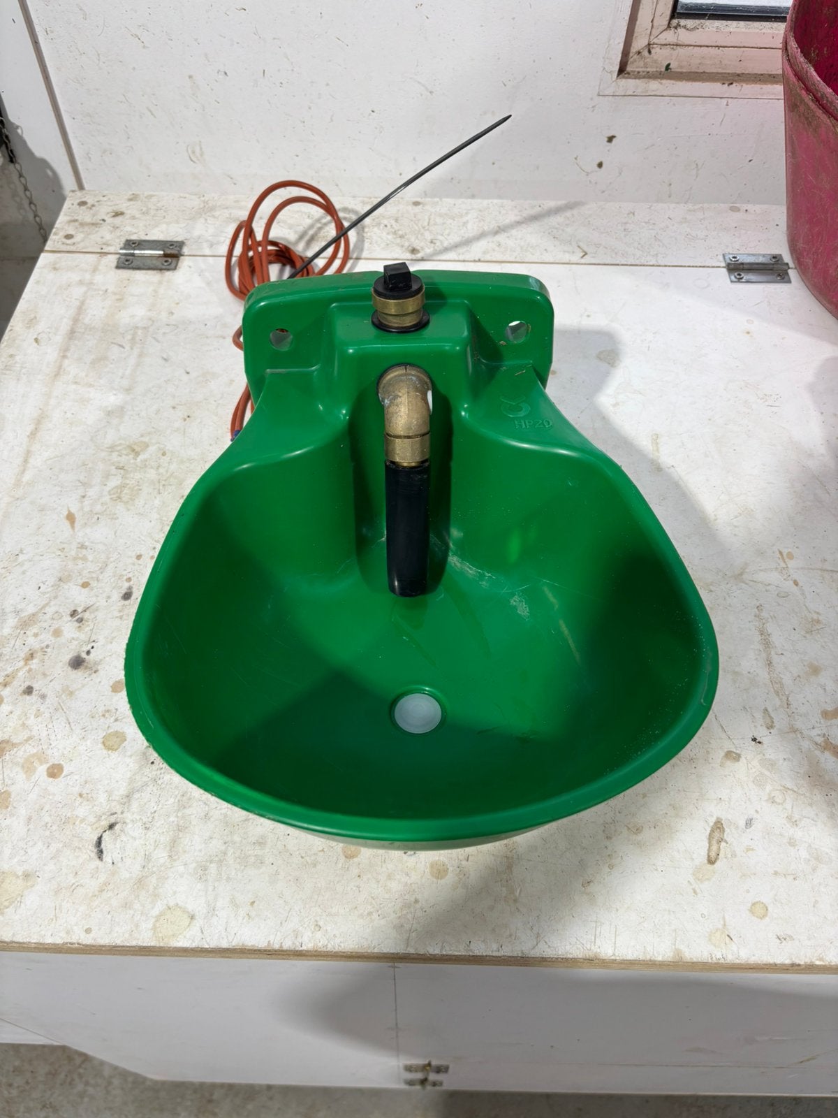 Te koop: kerbl hp20, 230v waterbak, Stalling, 1 paard of pony