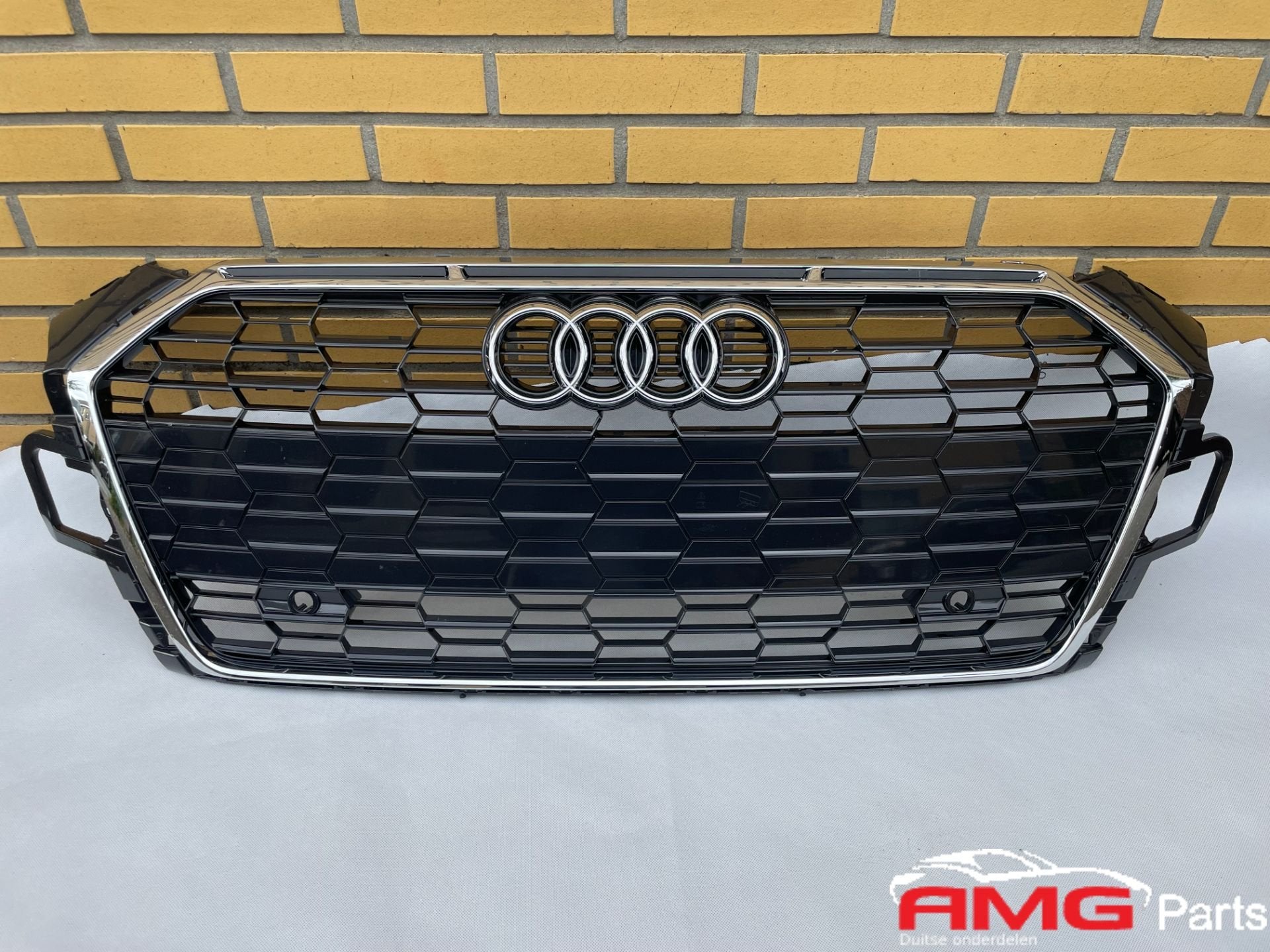 Audi A5 B9 F5 8W Grille ORIGINEEL 8W6853651 BG, AUDI AG, Kundenbetreuung@audi.de, Nieuw, Auto-Union-Strasse 1
85045  Ingolstadt, DE