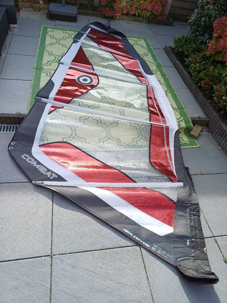 Zeil Neilpryde Combat, Watersport en Boten, Windsurfen, Ophalen, Gebruikt, 3.5 tot 5 m², Neilpryde