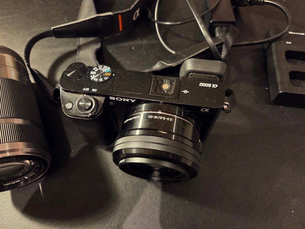 Foto 3 van Sony A6000 zeer lage shuttercount!