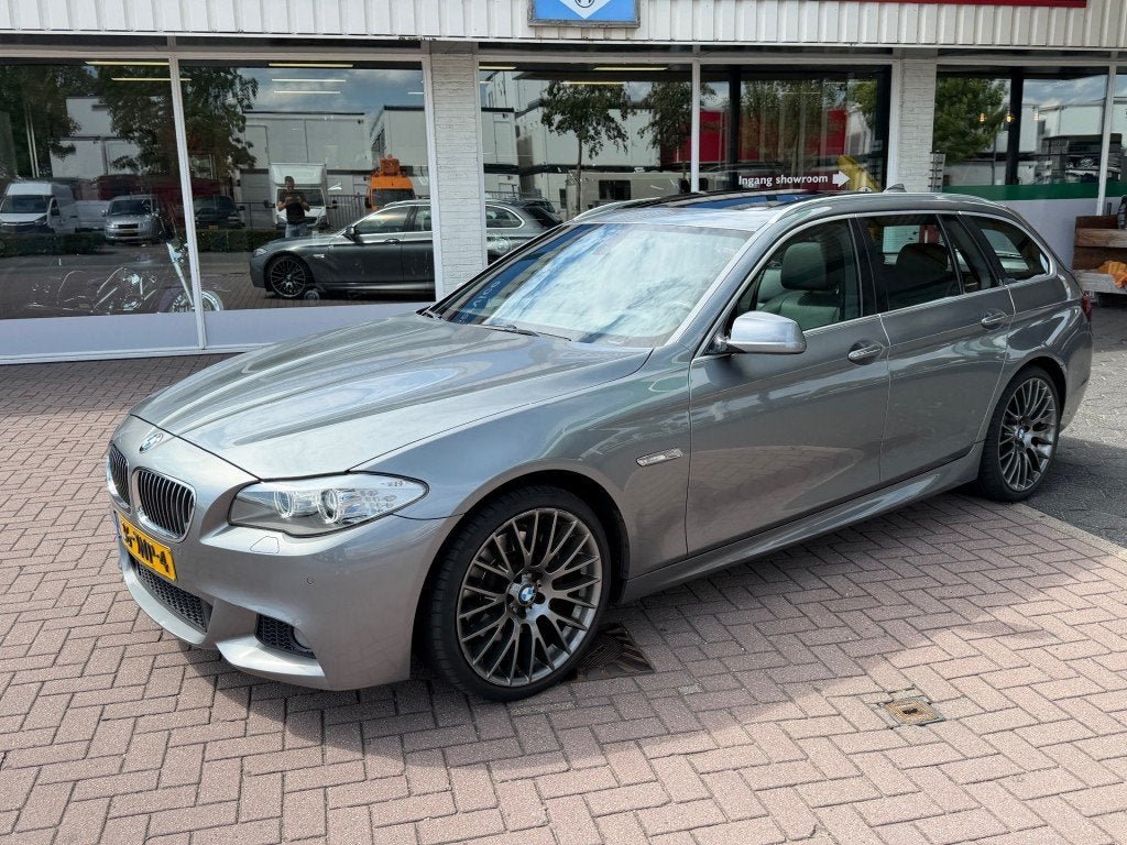 Bmw 5-SERIE 528i High Exe M-Sport NL-auto BOMVOL #WOWFACTOR, Auto's, BMW, Automaat, Euro 5, Achterwielaandrijving, Gebruikt