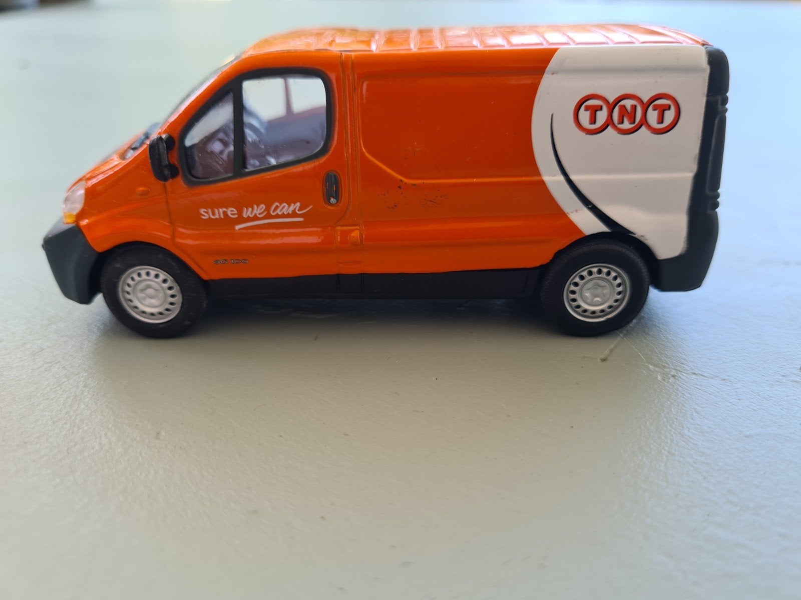 Modelauto TNT Renault Trafic, Ophalen of Verzenden