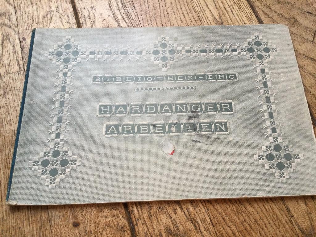 Borduurboeken DMC Hardanger, Ophalen of Verzenden, Nieuw, Borduurgaren of Zijde
