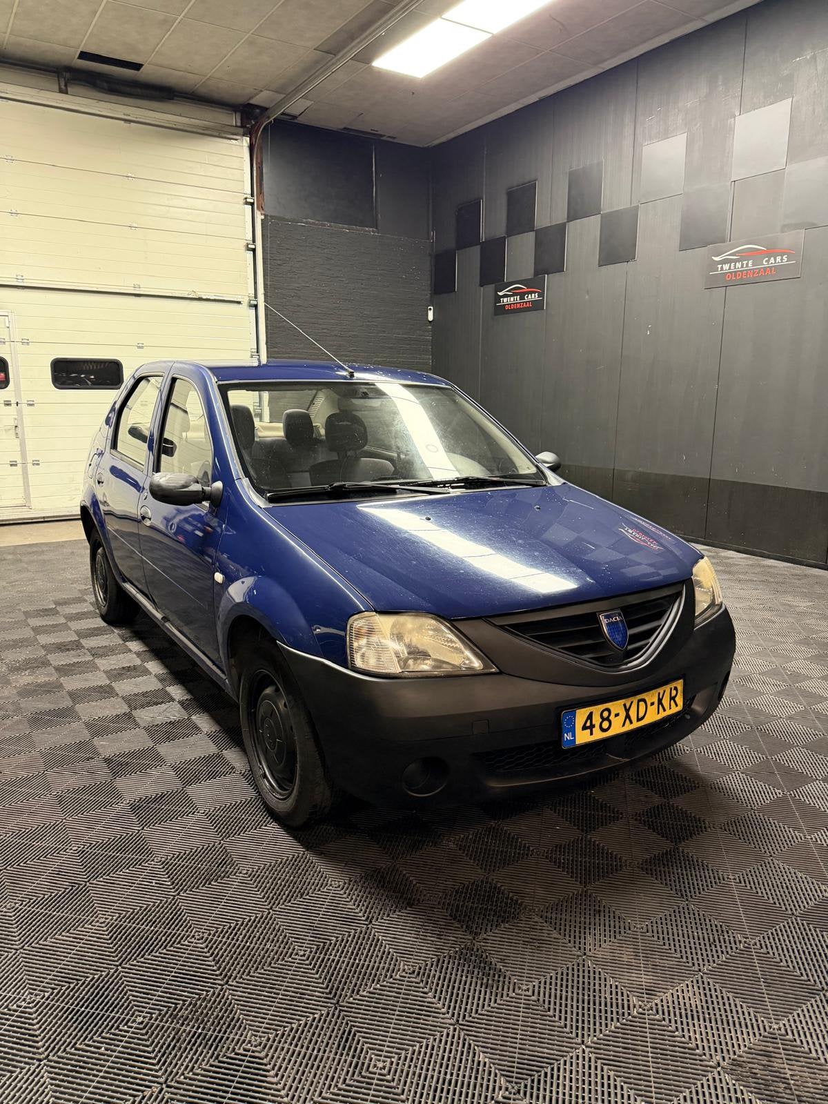 Dacia Logan 1.4 Sedan 2007 - APK + TREKHAAK +BANDEN, Auto's, Voorwielaandrijving, Euro 5, Stof, 74 pk