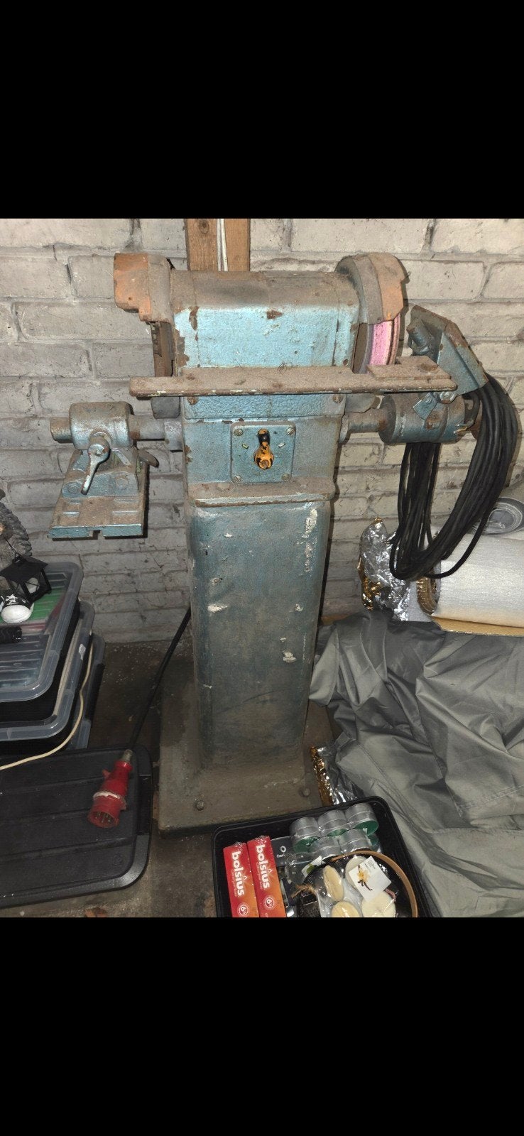 Oude slijpsteen op krachtstroom., Ophalen, Gebruikt, Minder dan 600 watt, Overige typen
