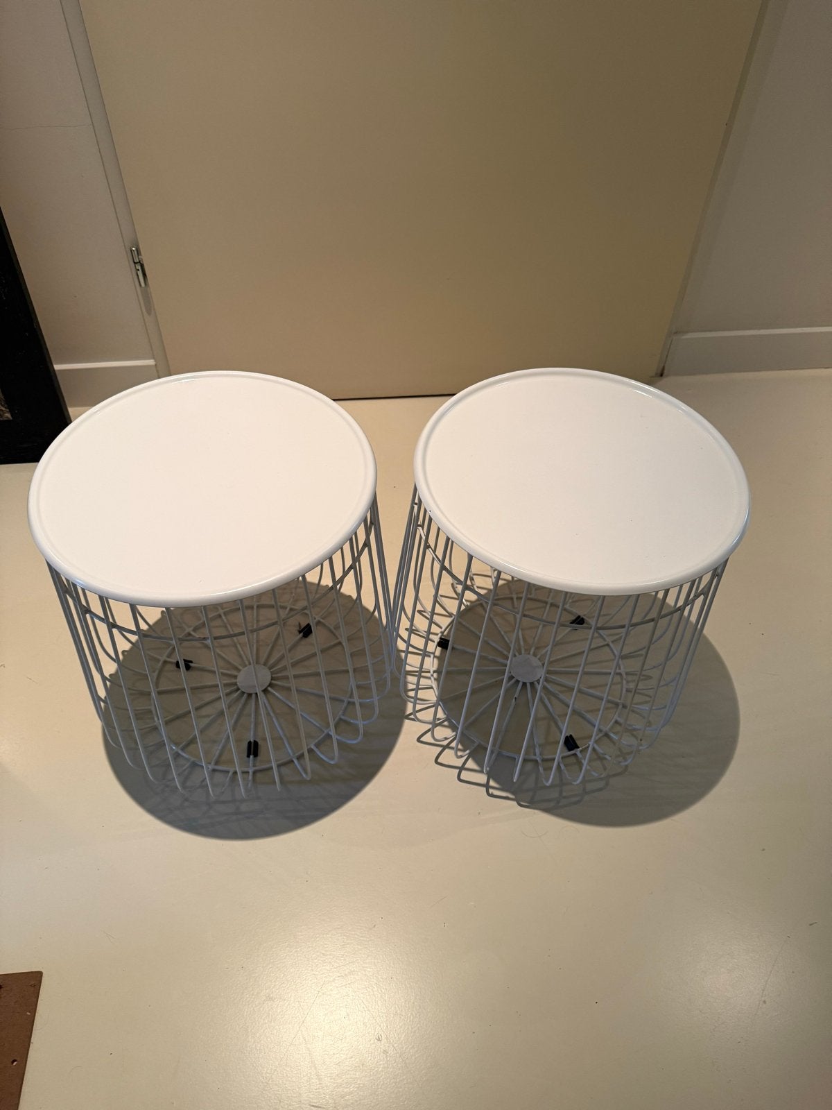 Pols Potten bijzettafeltjes - wit, met afneembaar blad, Huis en Inrichting, Minder dan 45 cm, Minder dan 55 cm, Gebruikt, Metaal of Aluminium