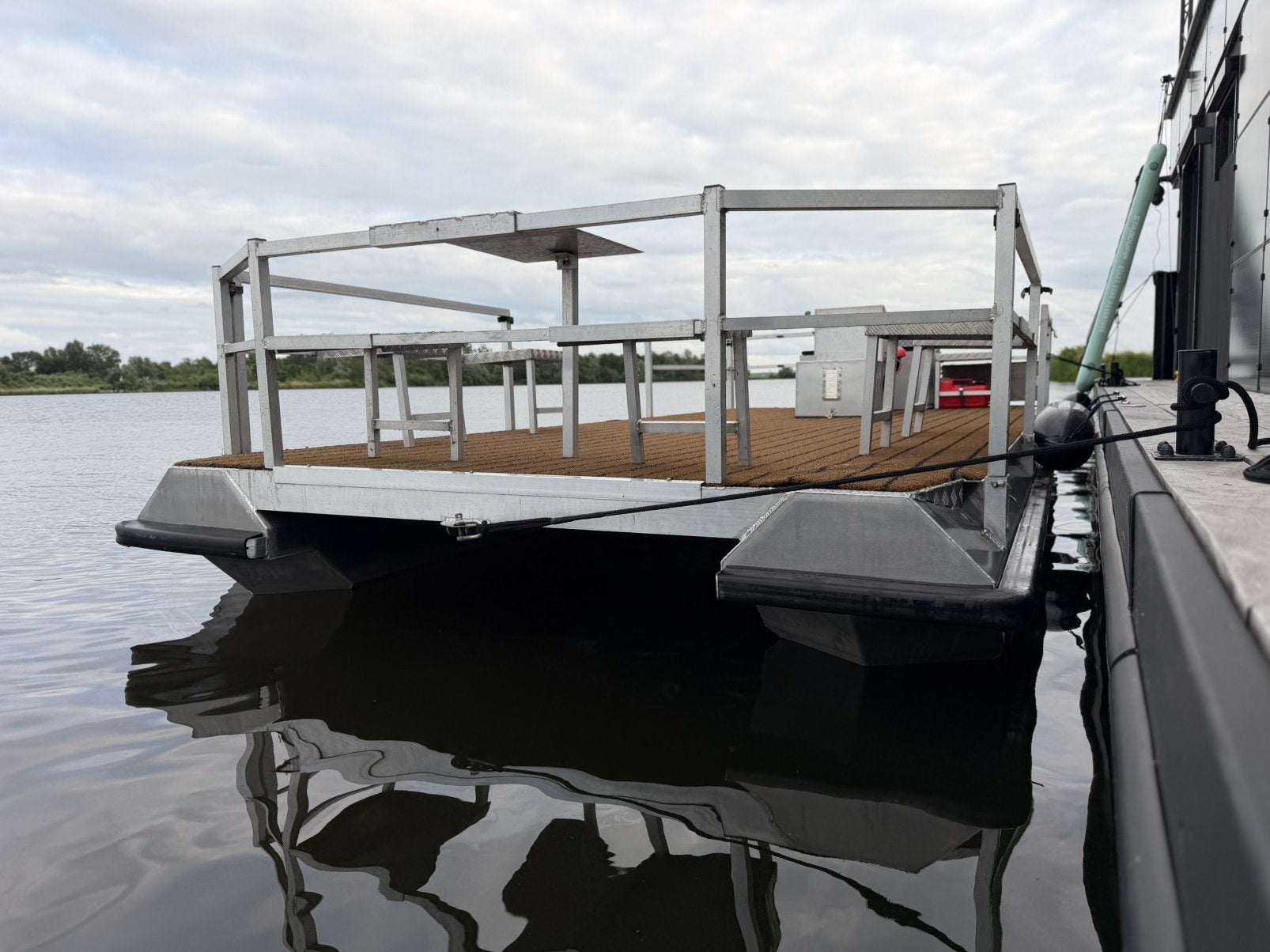 Aluminium ponton boot veerpont pontonboot, Watersport en Boten, Motorboten en Motorjachten, Ophalen, Zo goed als nieuw, Aluminium