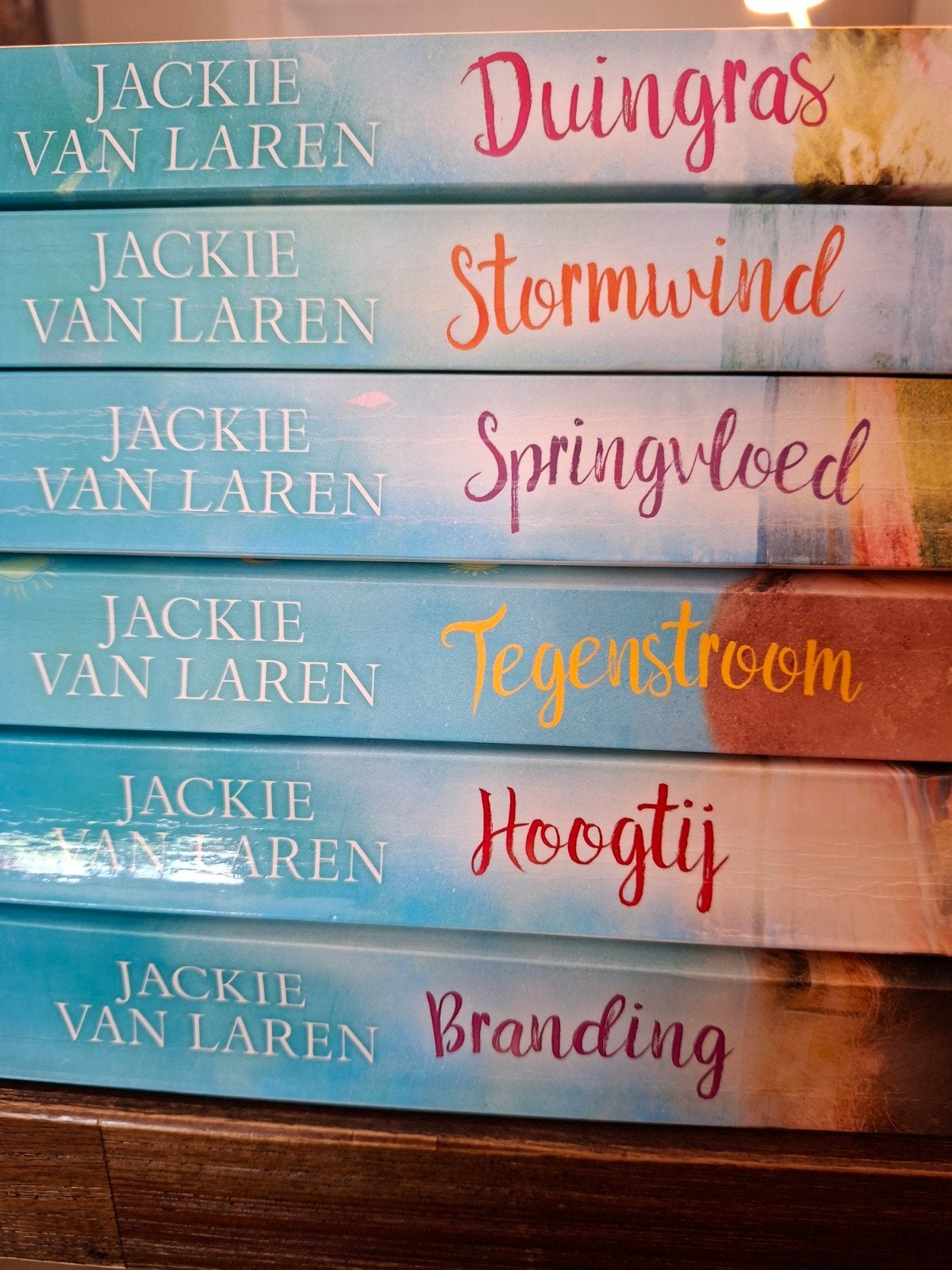 Complete serie Eilandliefde - Jackie van Laren (6 boeken), Gelezen, Jackie van Laren, Ophalen of Verzenden, Nederland