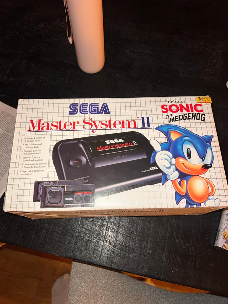 Sega Master System II met Sonic the Hedgehog en Alex Kidd, Spelcomputers en Games, Spelcomputers | Sega, Master System, Met 2 controllers