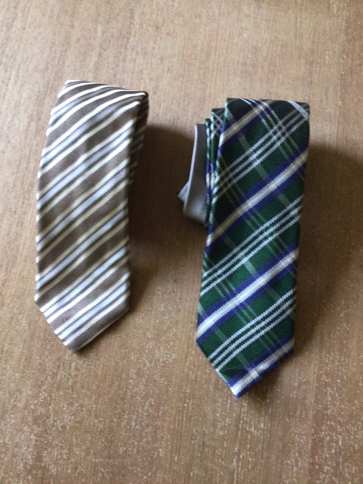 Vintage smalle Tommy Hilfiger stropdas, 100% zijde., Kleding | Heren, Ophalen of Verzenden, Zo goed als nieuw, Overige kleuren