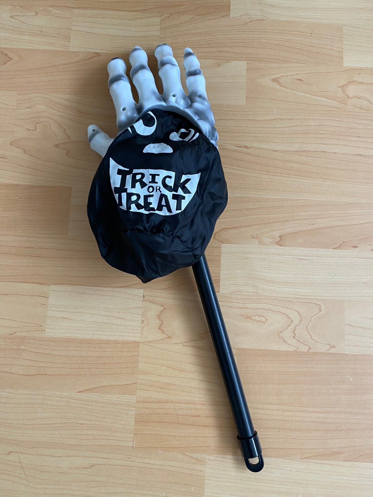 Halloween trick or treat hand tbv snoep, Ophalen of Verzenden, Zo goed als nieuw, Jongen of Meisje