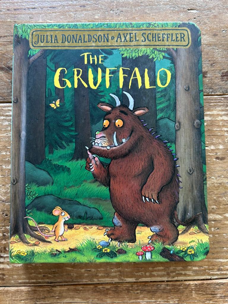 The gruffalo engelse versie  ( karton ) - Julia Donaldson, Boeken, Ophalen of Verzenden, Zo goed als nieuw