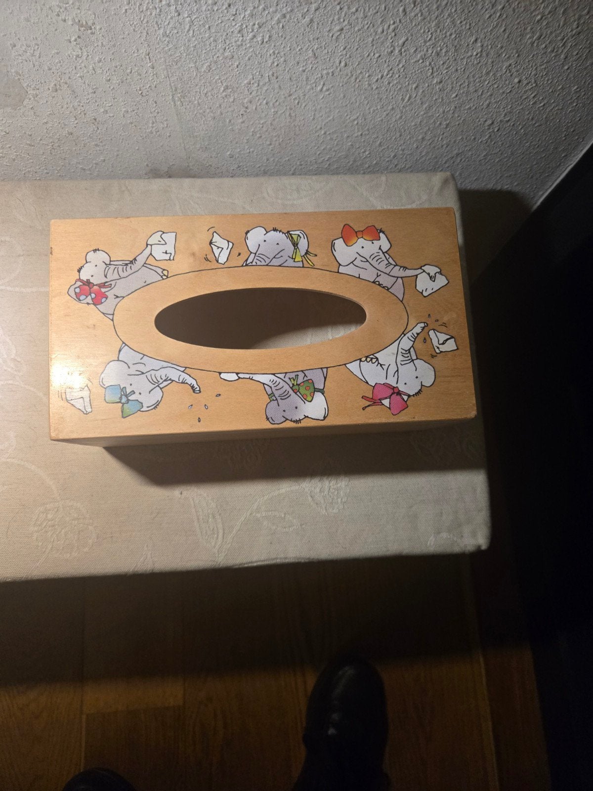 Houten zakdoekdoos Janbibejan met olifantjes, Ophalen of Verzenden, Gebruikt, Meerkleurig, Hout