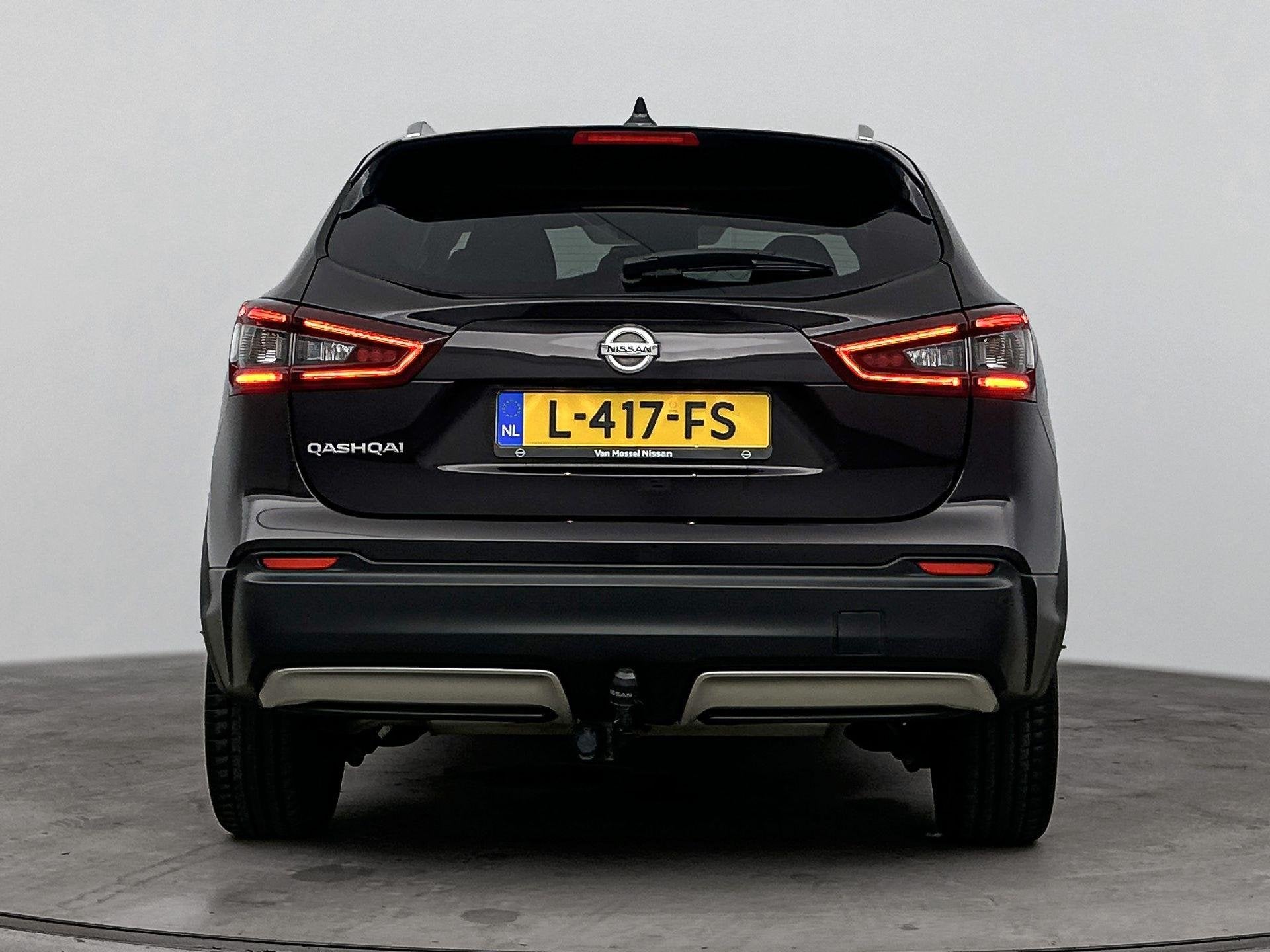 Nissan Qashqai 1.3 DIG-T Premium Edition 140PK | Trekhaak |, Auto's, Voorwielaandrijving, Gebruikt, Bedrijf, Handgeschakeld