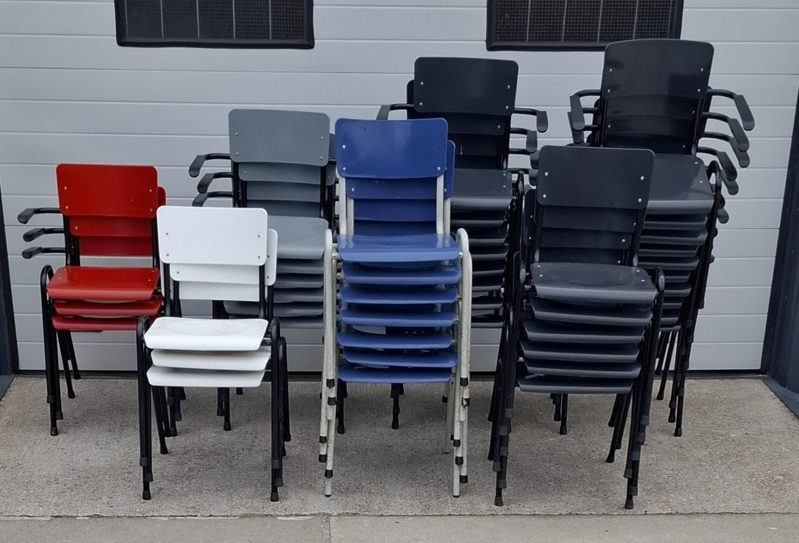 38 x mix kantine stoelen horeca cafe schoolstoelen terras, Tuin en Terras, Ophalen of Verzenden, Nieuw, Kunststof