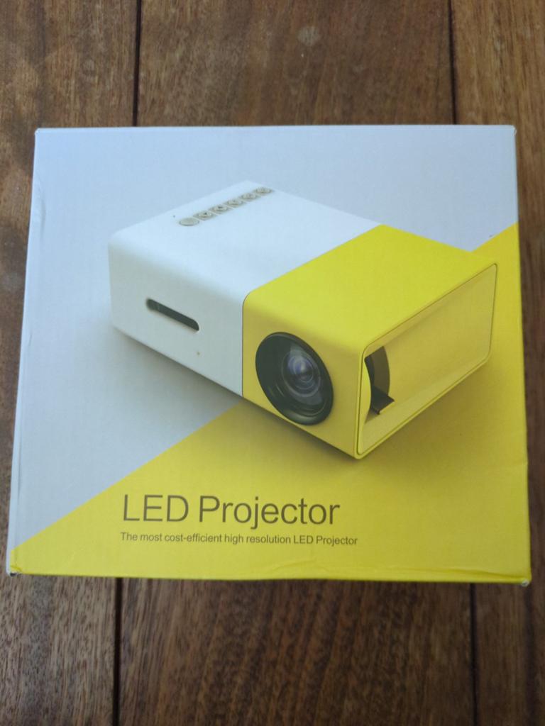 Mini LED Projector - Compact en Draagbaar, Audio, Tv en Foto, Beamers, Zo goed als nieuw, LED, Ophalen of Verzenden
