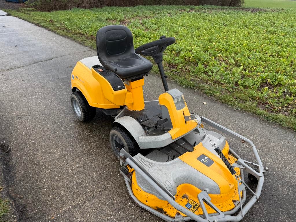 Stiga park (Diesel) grasmaaier / gazonmaaier / zitmaaier, Ophalen of Verzenden, Zo goed als nieuw