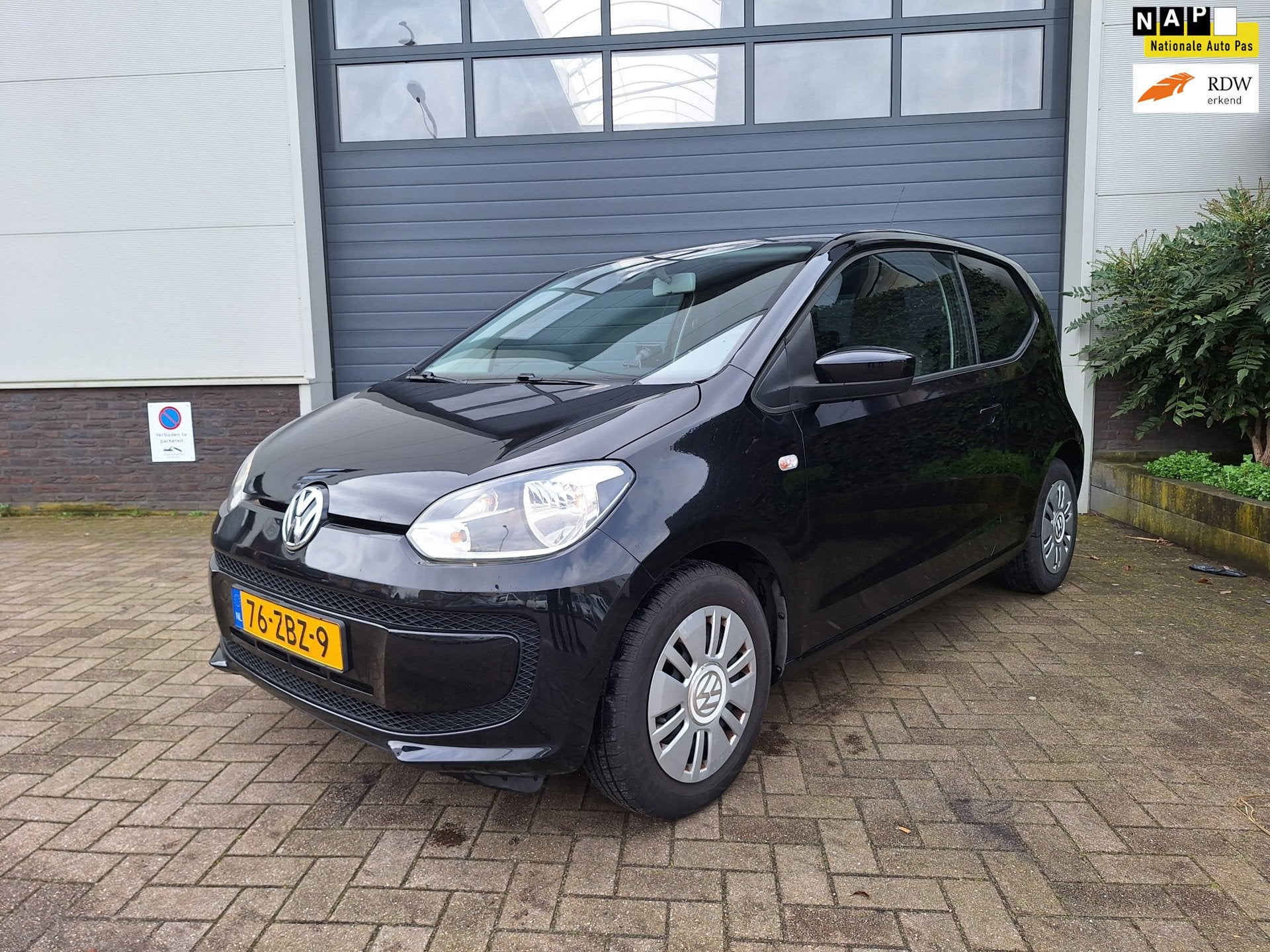 Volkswagen Up! | 1.0 move up! BlueMotion | Airco | Bluetooth, Auto's, Voorwielaandrijving, Euro 5, Stof, Gebruikt