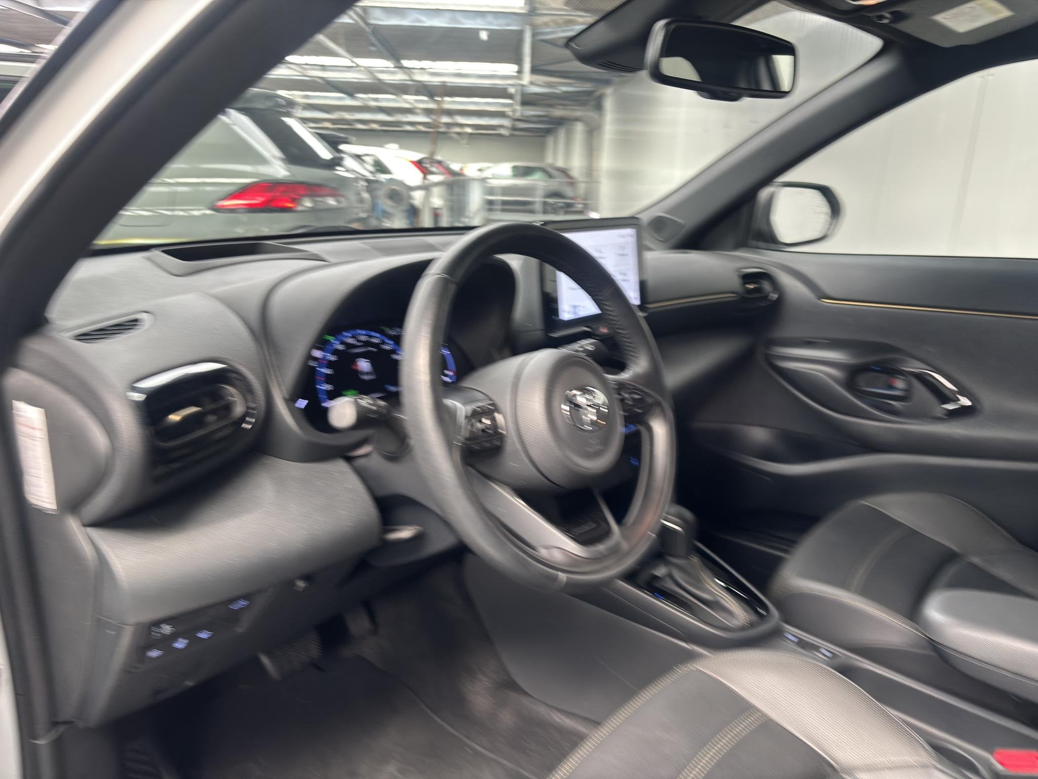 Toyota Yaris Cross 1.5 Hybrid Launch Edition, Auto's, Gebruikt, 116 pk, Wit, Bedrijf