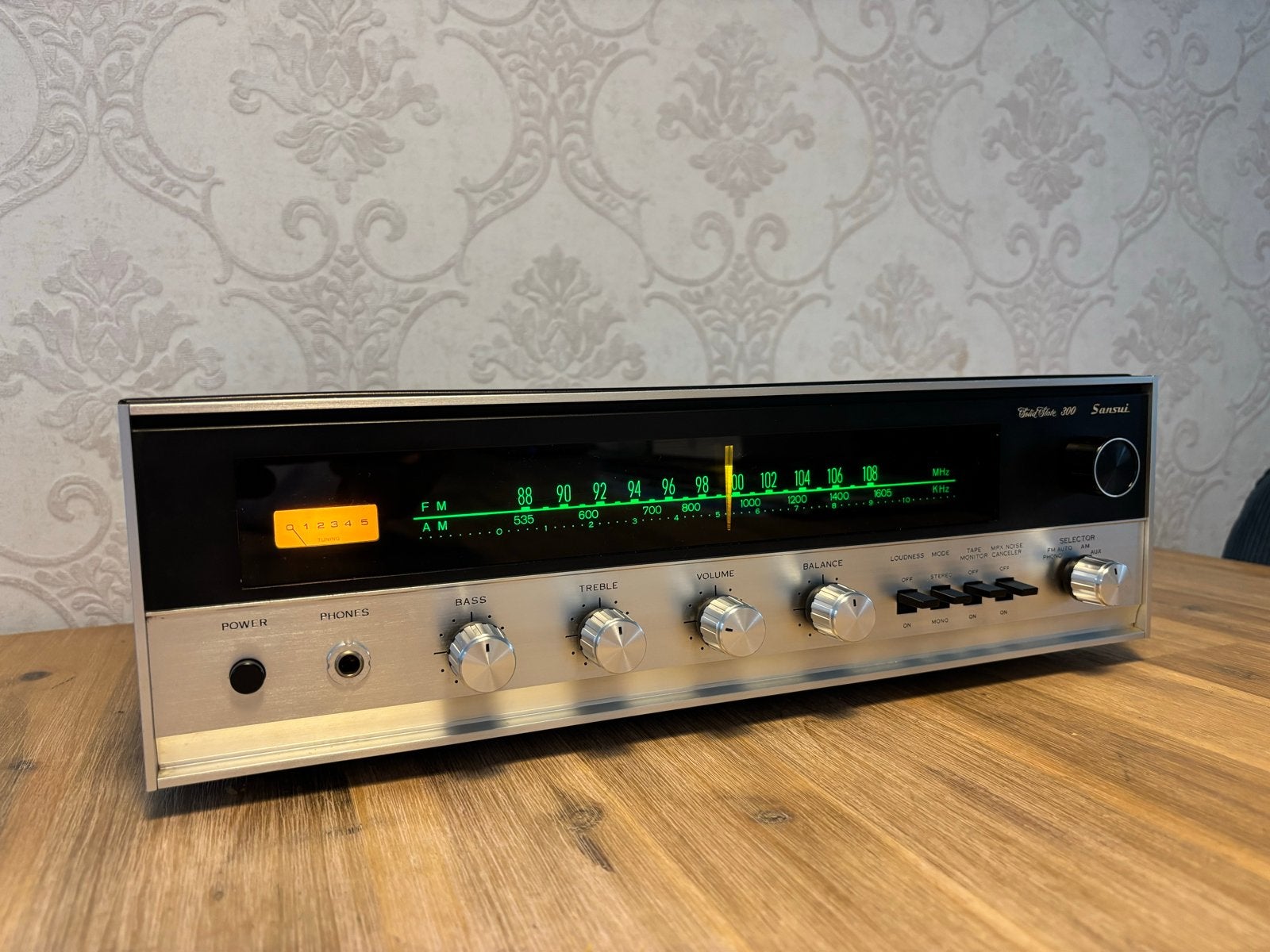 Sansui 300 Solid State AM/FM Stereo Tuner Versterker, Ophalen of Verzenden