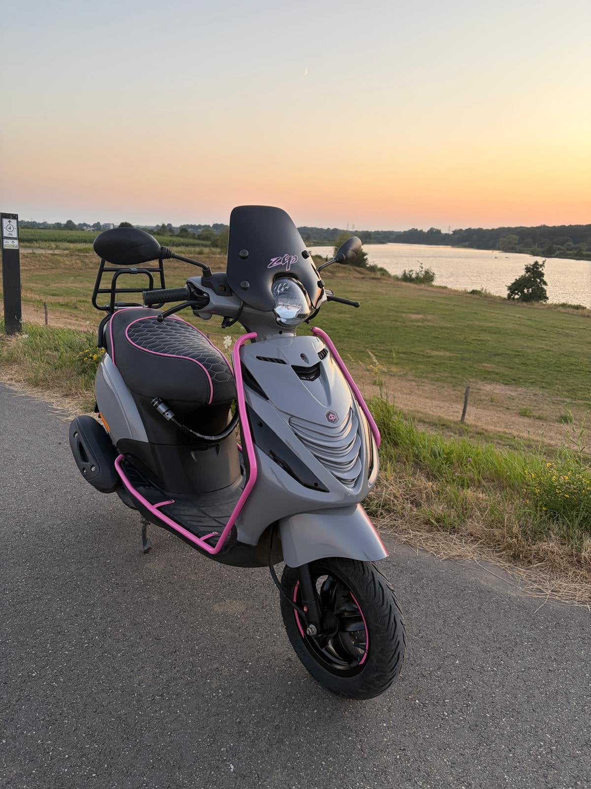Piaggio zip sp full custom, Fietsen en Brommers, Scooters | Piaggio, Ophalen, Maximaal 45 km/u, Zip, Zo goed als nieuw